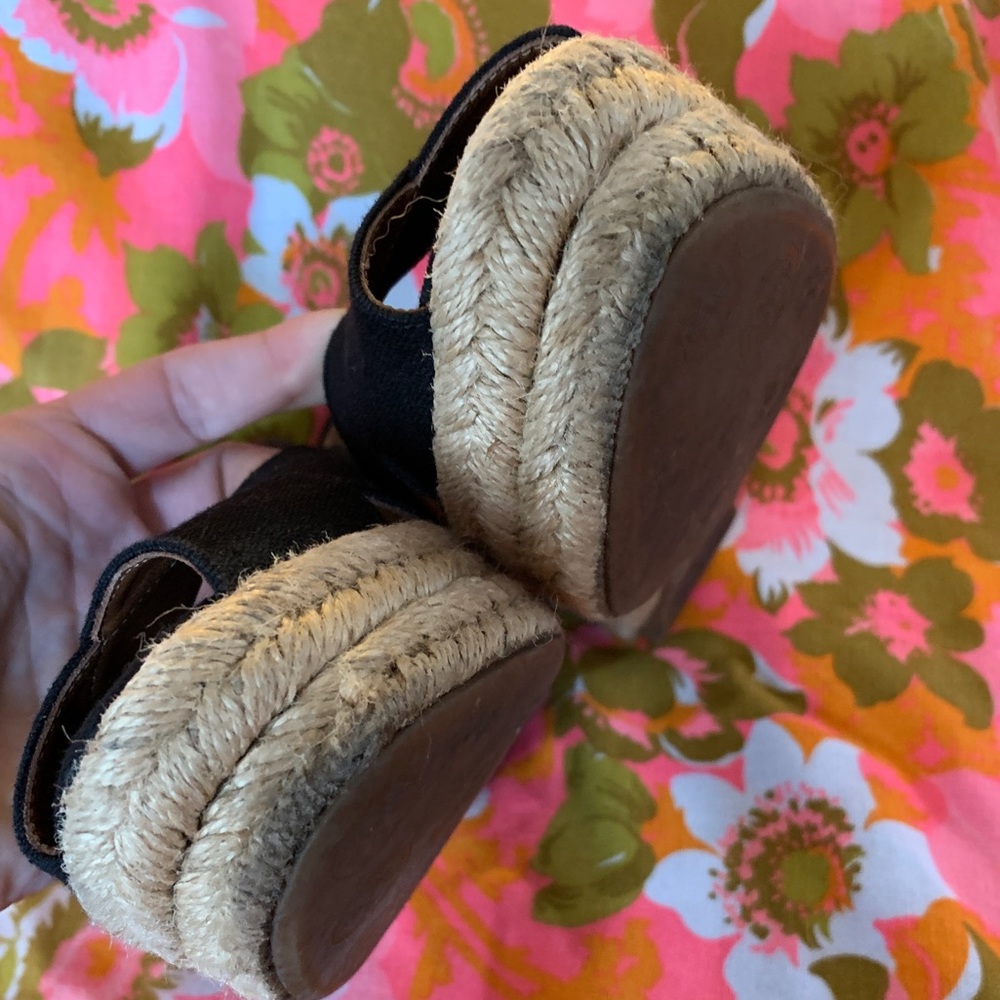 Tory Burch Filipa Wedges - Picture 3 of 8